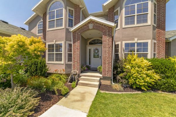 Cost of Transom Window Replacement in Brooklyn