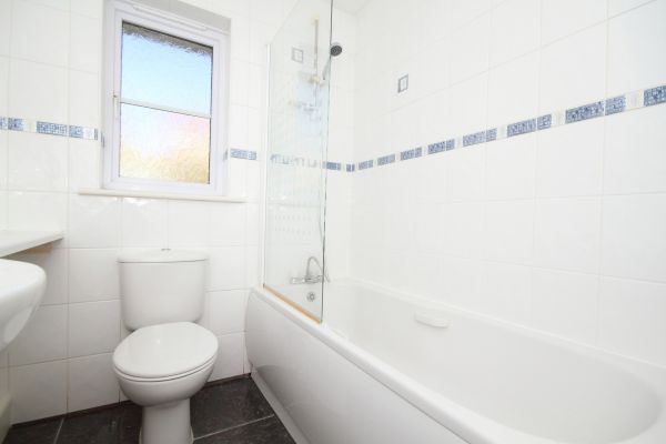 Cost of Shower Window Replacement in Brooklyn
